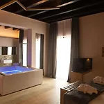 Alba Palace