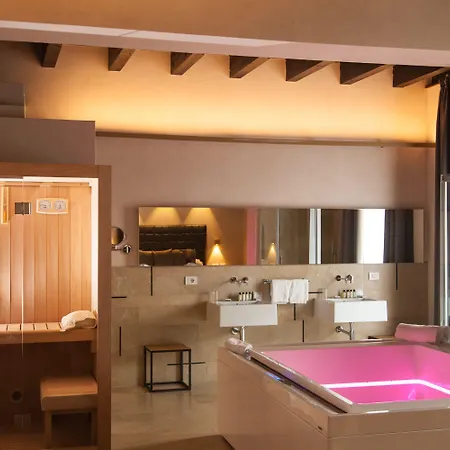 Alba Palace Szálloda 4*