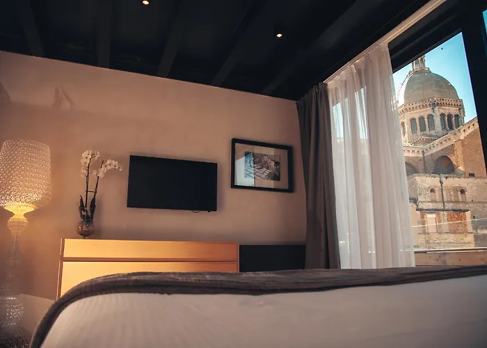 Alba Palace 4*